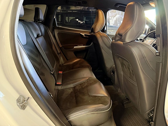 Volvo XC60 12 of 21