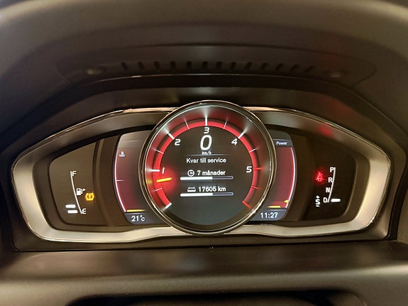 Volvo XC60 15 of 21