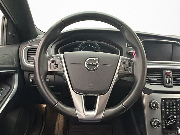 Volvo V40 11 of 29