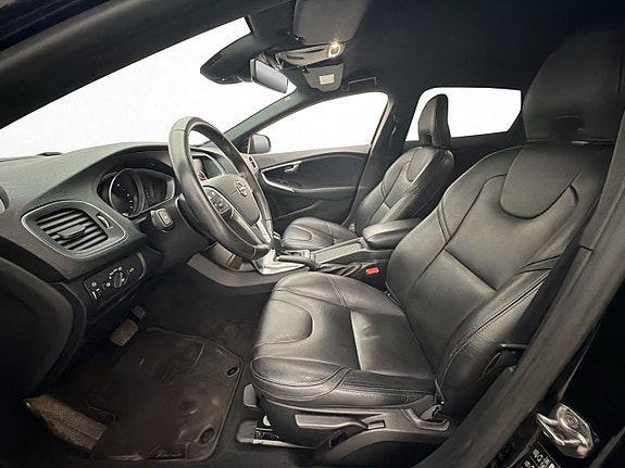 Volvo V40 13 of 29