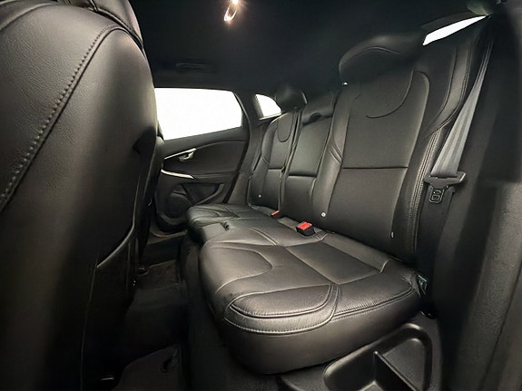 Volvo V40 10 of 29