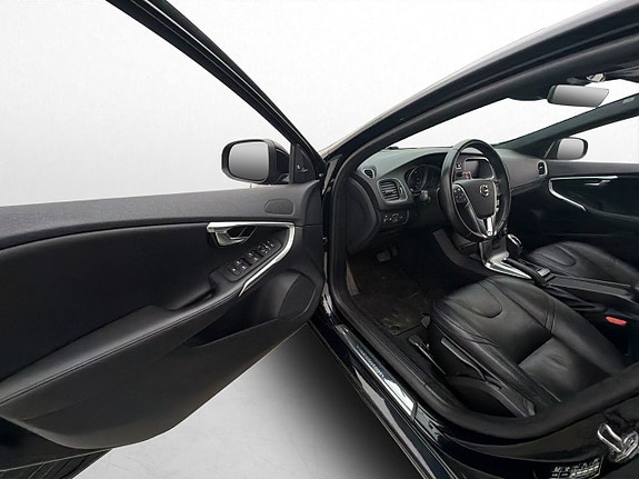 Volvo V40 12 of 29