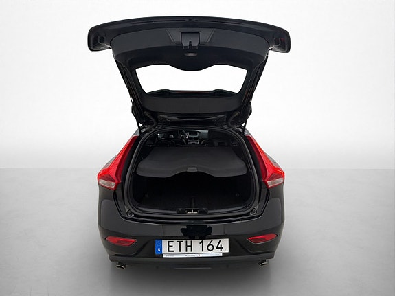 Volvo V40 8 of 29