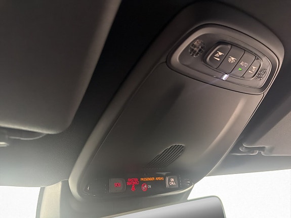 Volvo V40 25 of 29