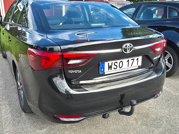 Toyota Avensis 8 of 9