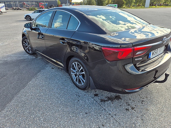 Toyota Avensis 5 of 9