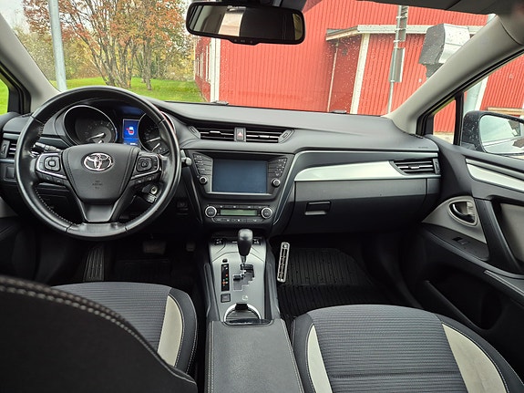 Toyota Avensis 10 of 19