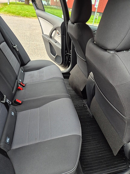 Toyota Avensis 14 of 19