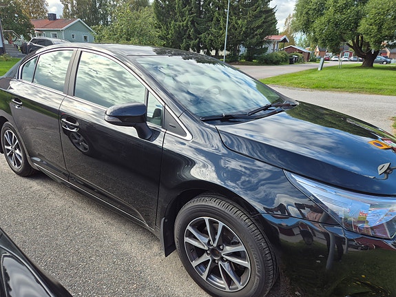 Toyota Avensis 6 of 9