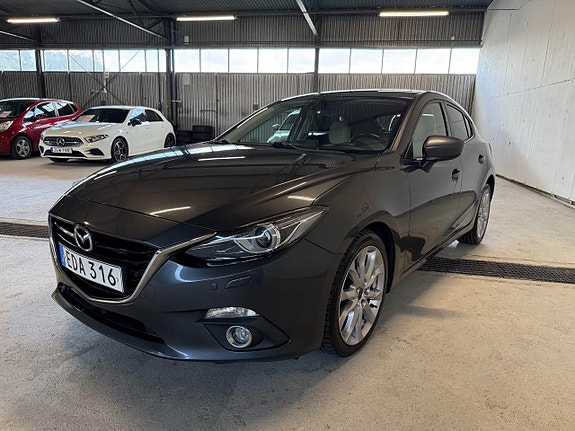 Mazda 3 2 of 16