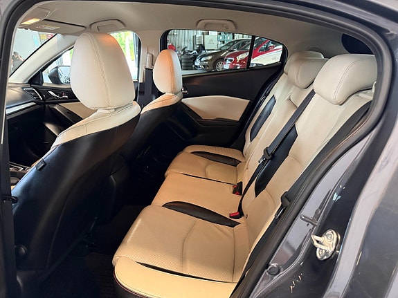 Mazda 3 16 of 16