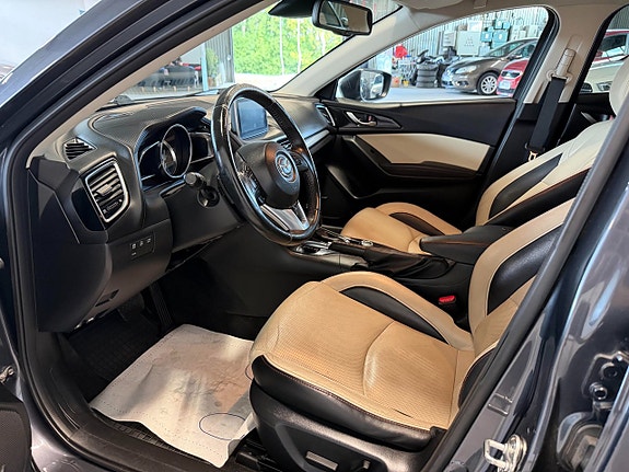 Mazda 3 14 of 16