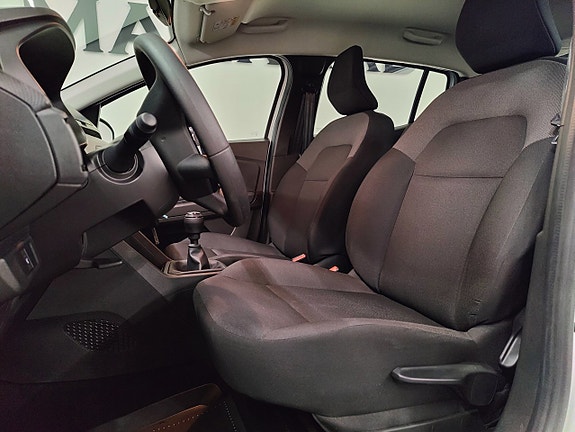 Dacia Sandero 8 of 17