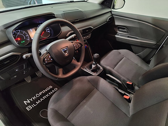 Dacia Sandero 9 of 17