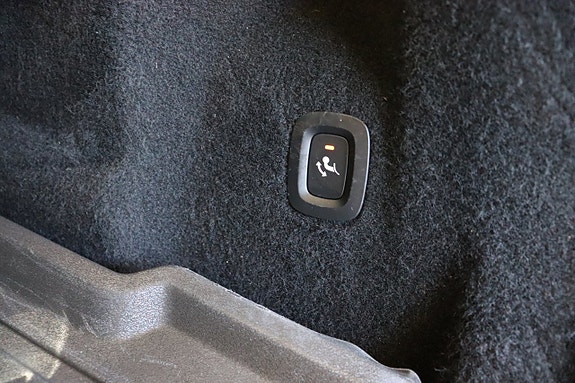 Volvo XC60 10 of 30