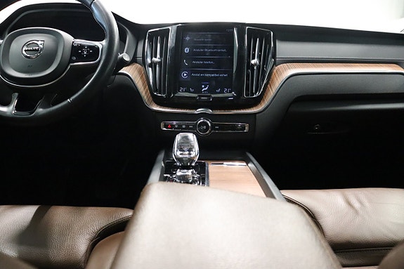 Volvo XC60 17 of 30