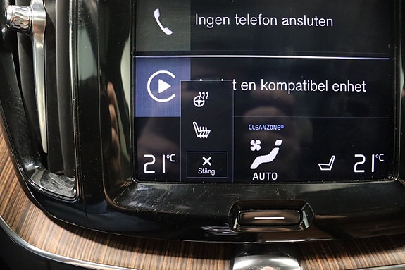 Volvo XC60 25 of 30