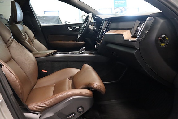Volvo XC60 12 of 30