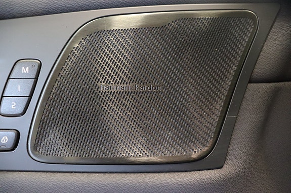 Volvo XC60 30 of 30