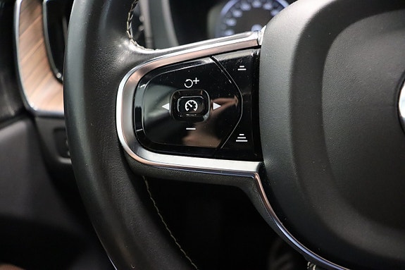 Volvo XC60 18 of 30