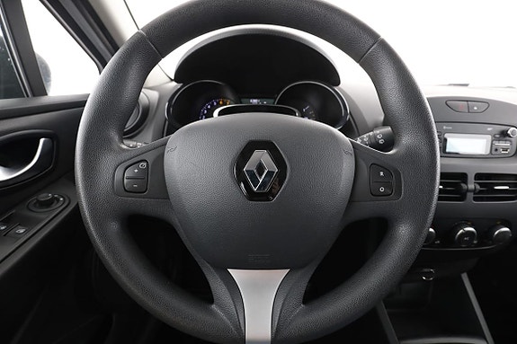 Renault Clio 19 of 30