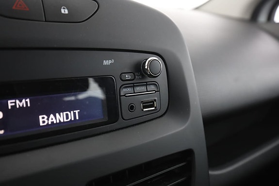 Renault Clio 23 of 30