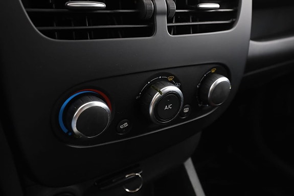 Renault Clio 24 of 30