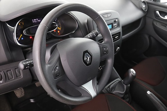 Renault Clio 12 of 30