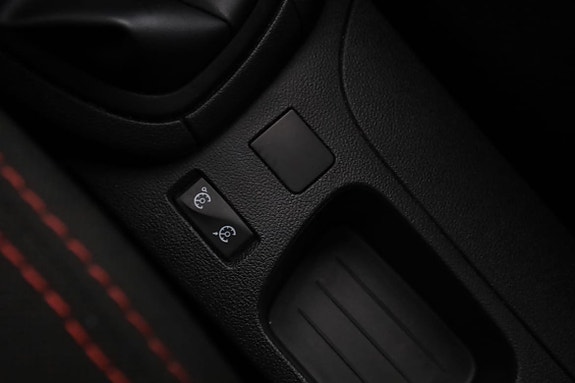 Renault Clio 26 of 30
