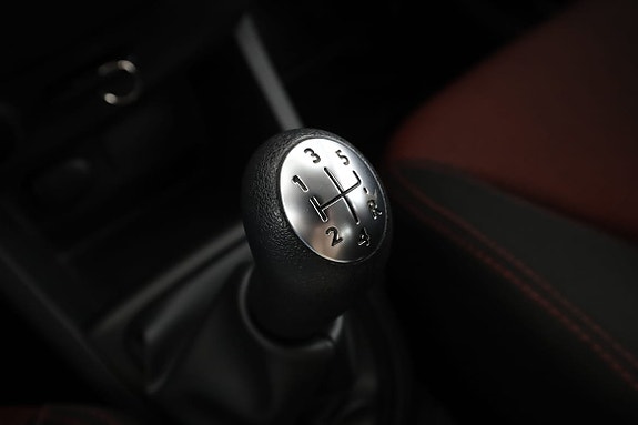 Renault Clio 25 of 30