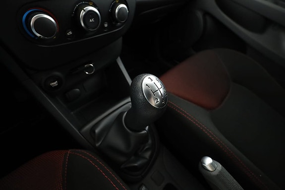 Renault Clio 22 of 30