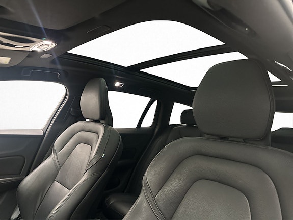 Volvo V60 13 of 30