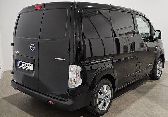 Nissan e-NV200 2 of 14