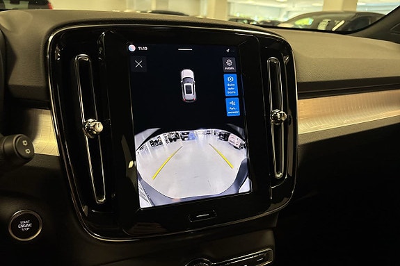 Volvo XC40 8 of 8