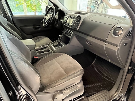 Volkswagen Amarok 8 of 11