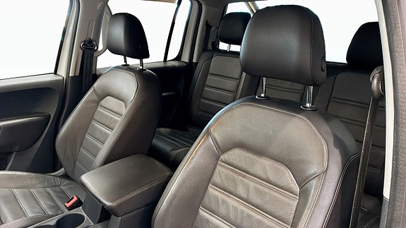 Volkswagen Amarok 13 of 24
