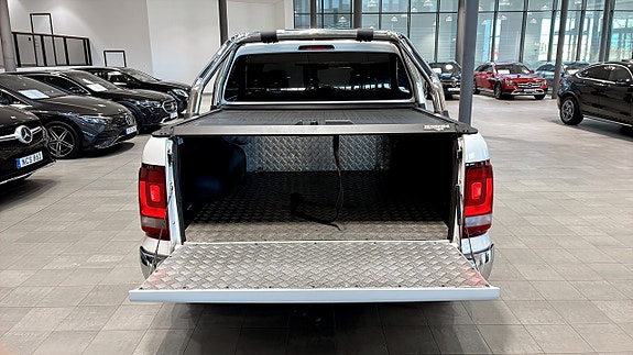Volkswagen Amarok 8 of 24
