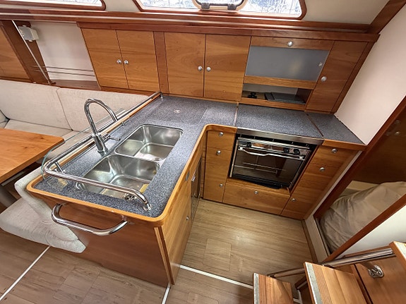 Hanse 370 4 of 10