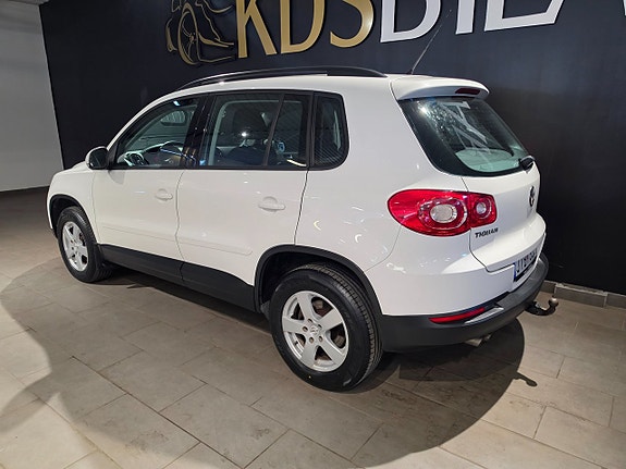Volkswagen Tiguan 3 of 11