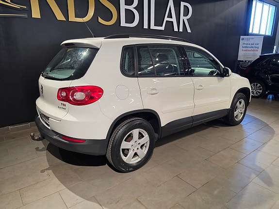 Volkswagen Tiguan 5 of 11