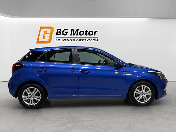 Hyundai i20 3 of 18