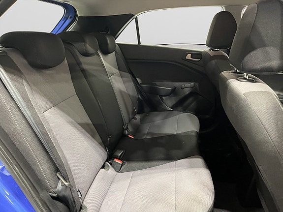 Hyundai i20 10 of 18