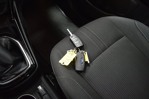 Ford B-MAX 13 of 15