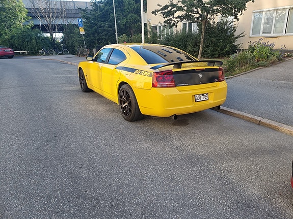 Dodge Charger 2 of 5