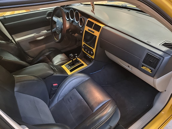 Dodge Charger 3 of 5