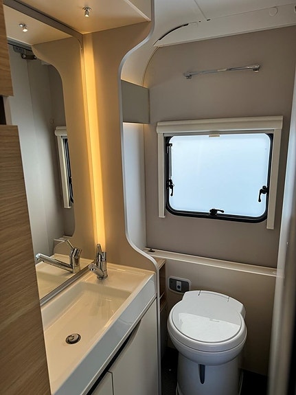 Adria ADORA 572 UT Långbäddar 9 of 15