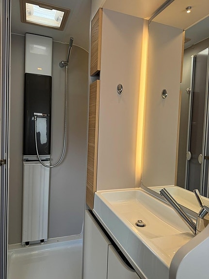 Adria ADORA 572 UT Långbäddar 8 of 15