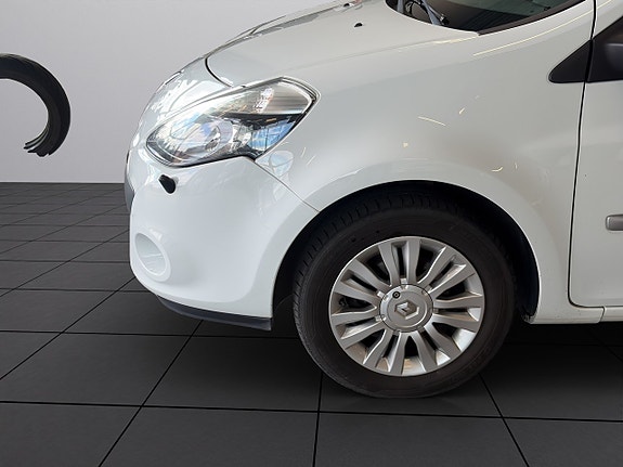 Renault Clio 19 of 19