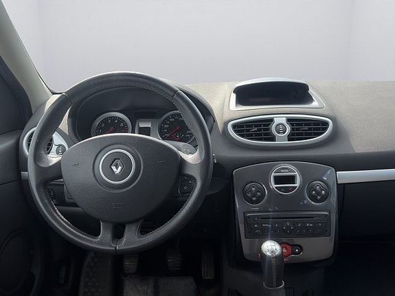 Renault Clio 13 of 19