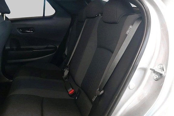 Toyota C-HR 7 of 10